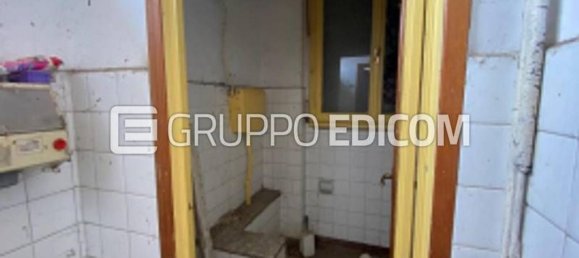 Gewerbliche Immobilie in Pavia, Italy 300m², Nr. 284474 2