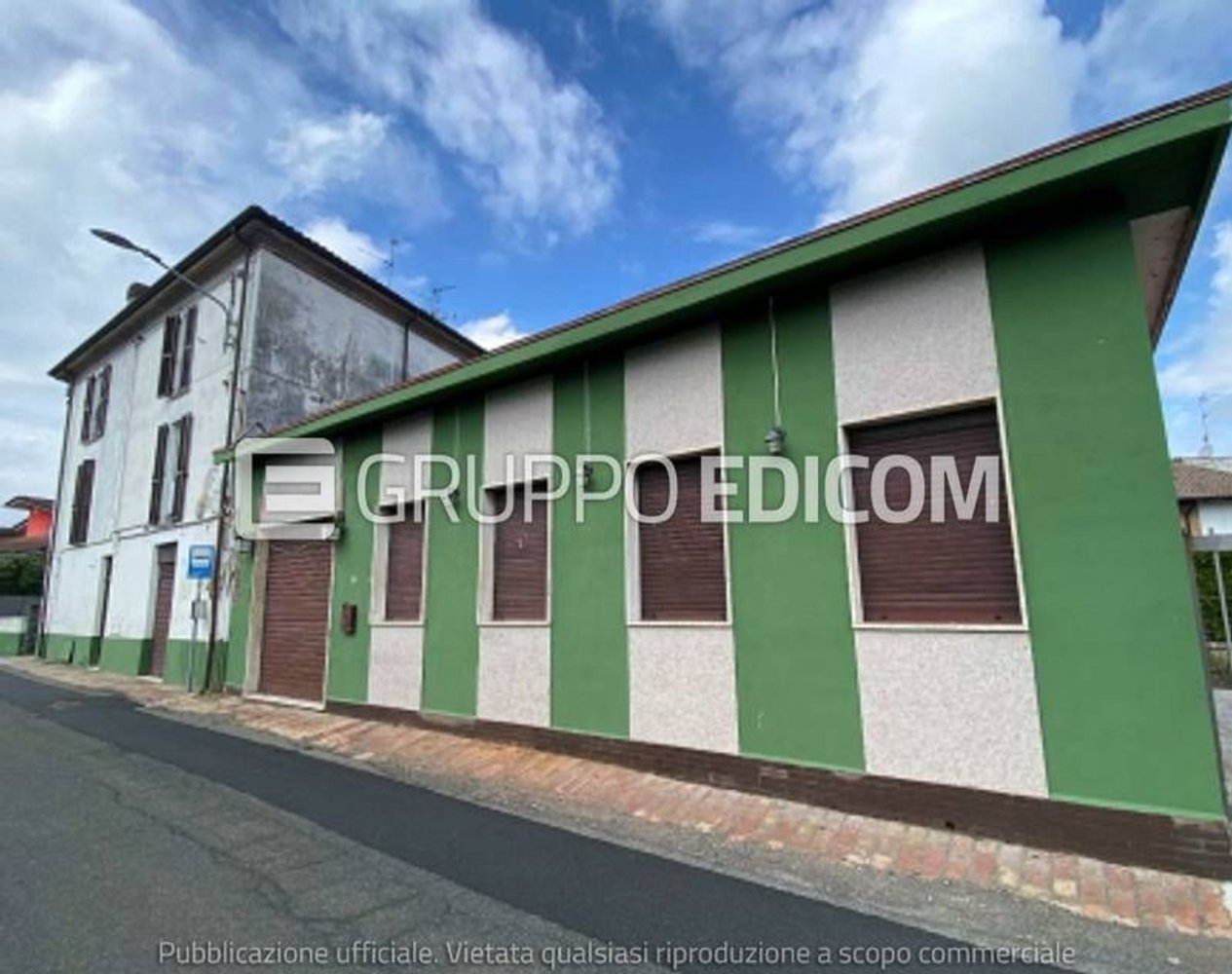 Gewerbliche Immobilie in Pavia, Italy 300m², Nr. 284474