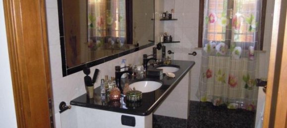 5-Zimmer Haus in Porto Mantovano, Italy, Nr. 253047 5