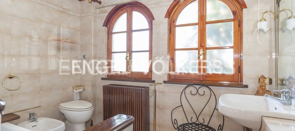 4 bedrooms Villa in Frascati, Italy No. 64948 12