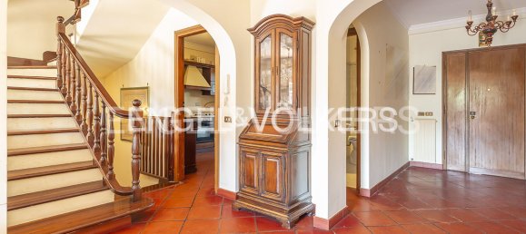 4 bedrooms Villa in Frascati, Italy No. 64948 3