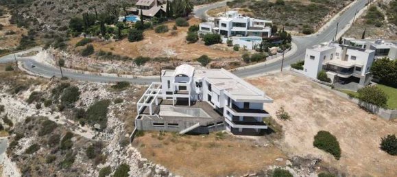 4 bedrooms Commercial property in Limassol, Cyprus No. 19117 9