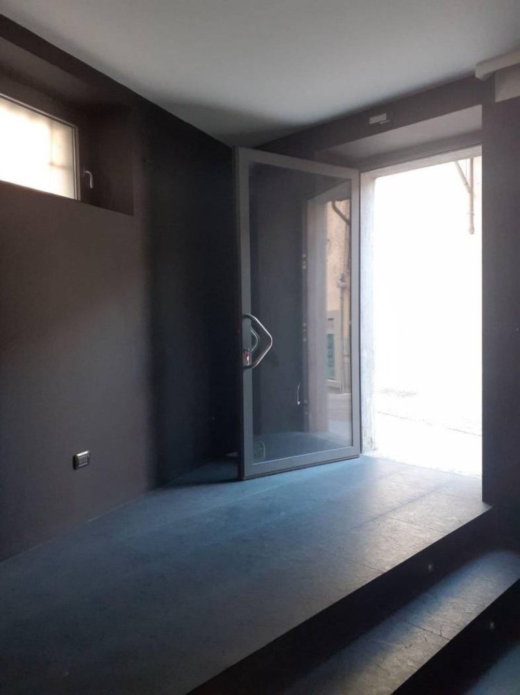 Propiedad comercial de 3 habitaciónes en Palazzolo sull'Oglio, Italy No. 161628