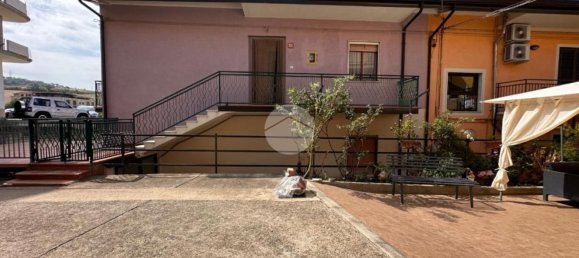 3 rooms Apartment in Luzzi, Italy No. 169216 3