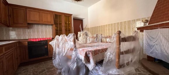 3 rooms Apartment in Luzzi, Italy No. 169216 9