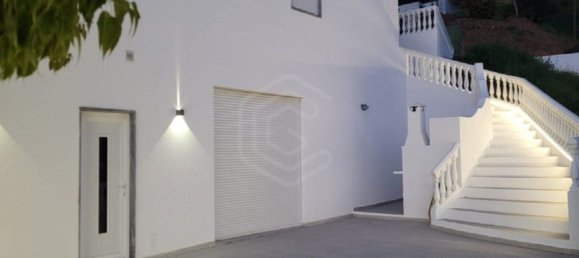 4 bedrooms House in Portimao, Portugal No. 186932 3