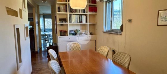 Apartamento de 5 dormitorios en Buccinasco, Italy No. 5098 8