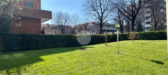 Apartamento de 5 dormitorios en Buccinasco, Italy No. 5098 4