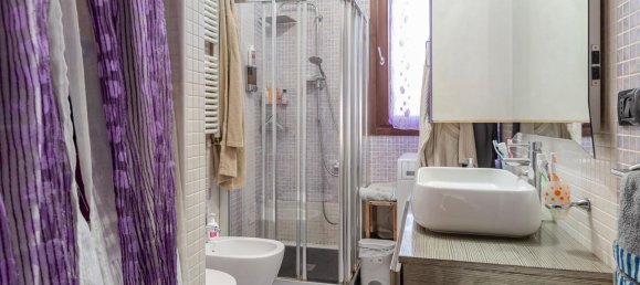 3-salle Appartement à Massa Lombarda, Italy No. 238052 18