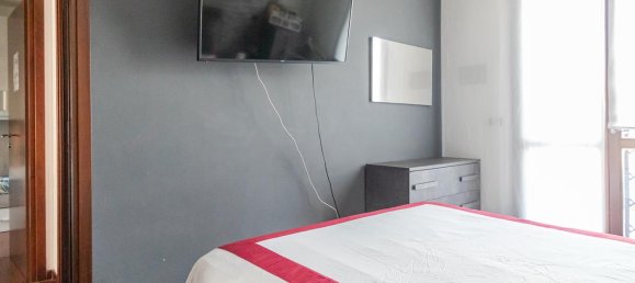 3-salle Appartement à Massa Lombarda, Italy No. 238052 8