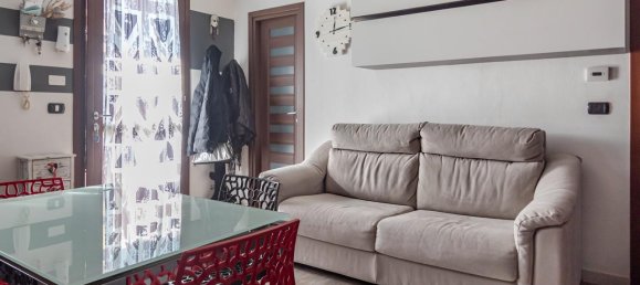 3-salle Appartement à Massa Lombarda, Italy No. 238052 3