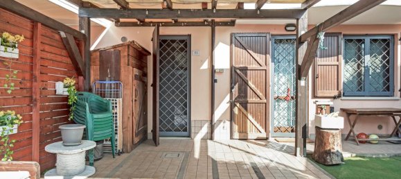 3-salle Appartement à Massa Lombarda, Italy No. 238052 20