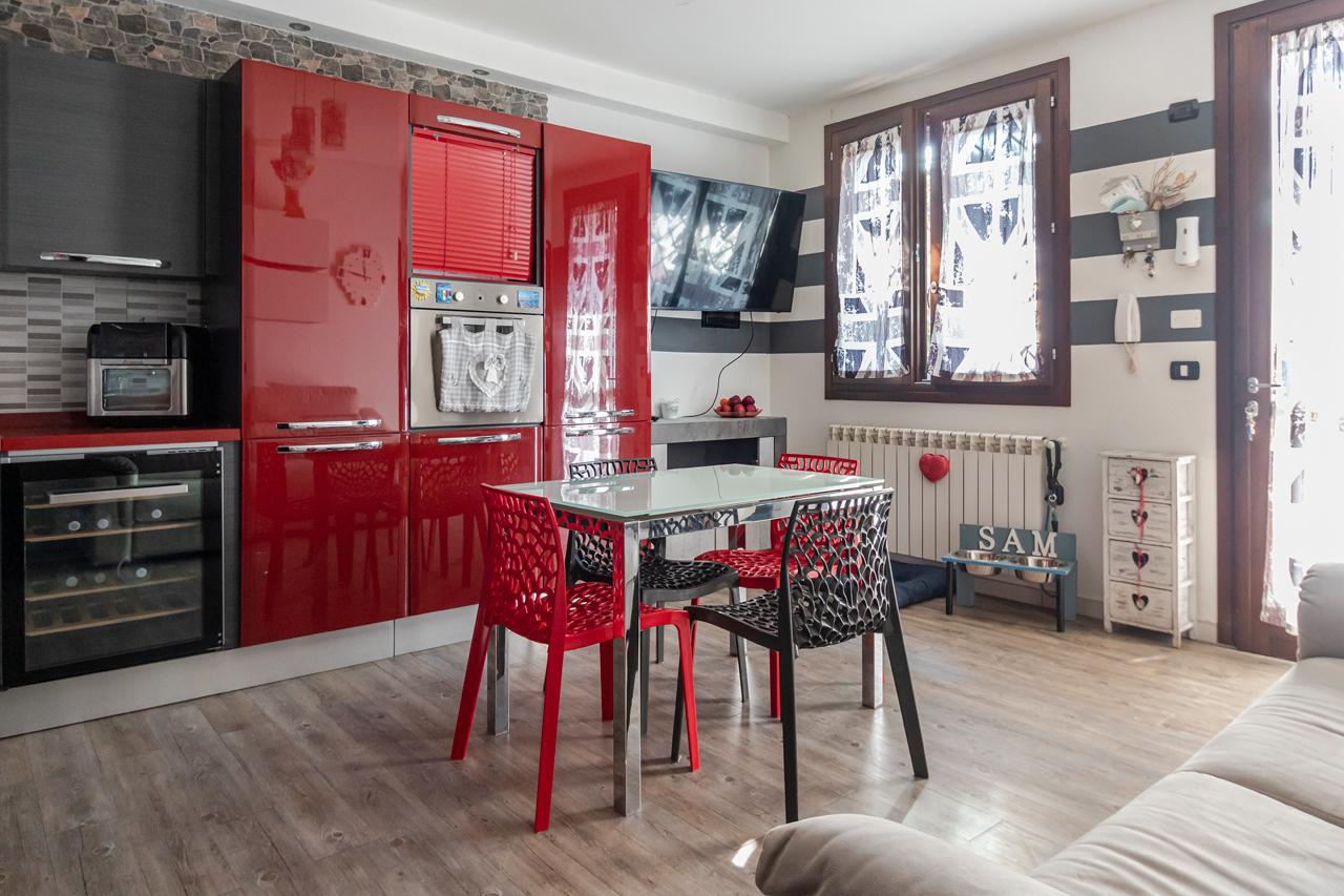 3-salle Appartement à Massa Lombarda, Italy No. 238052