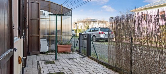 3-salle Appartement à Massa Lombarda, Italy No. 238052 27