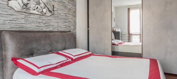 3-salle Appartement à Massa Lombarda, Italy No. 238052 9