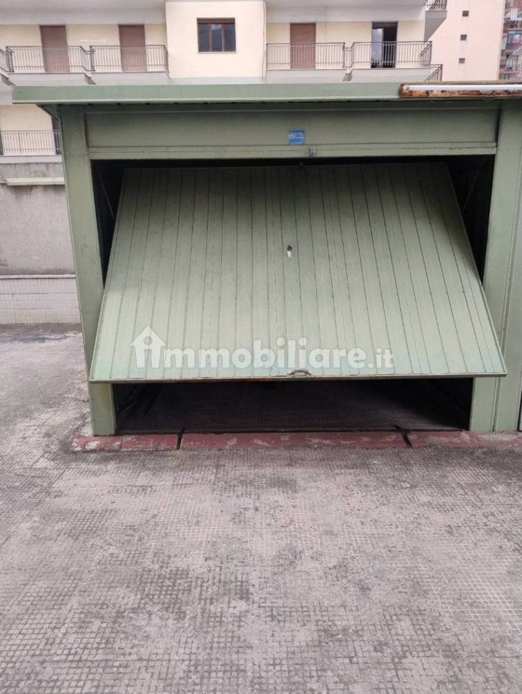 Garaje en Taranto, Italy 14 m² No. 343961
