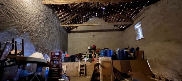 218m² Parking in Bruere-Allichamps, France No. 87014 2