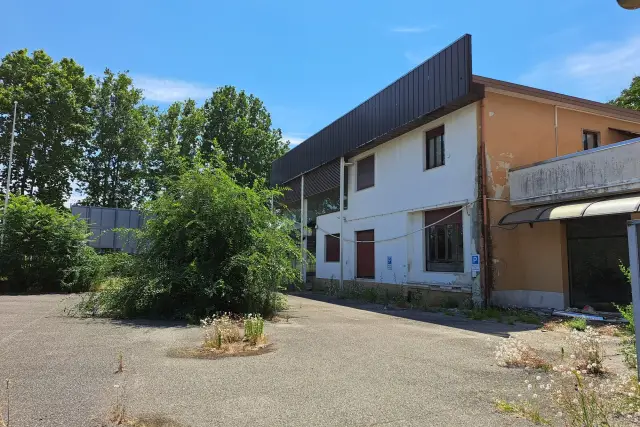 4700m² Warehouse in Segrate, Italy No. 360414