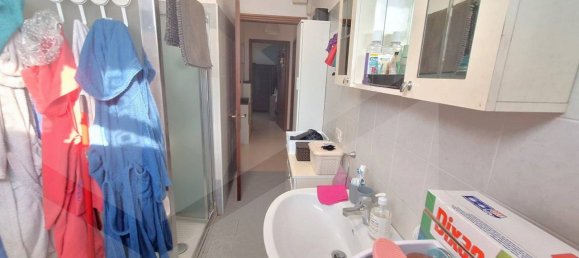 3 rooms Apartment in Modena, Italy No. 27670 5
