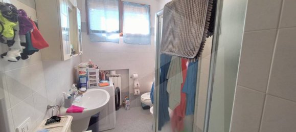 3 rooms Apartment in Modena, Italy No. 27670 4