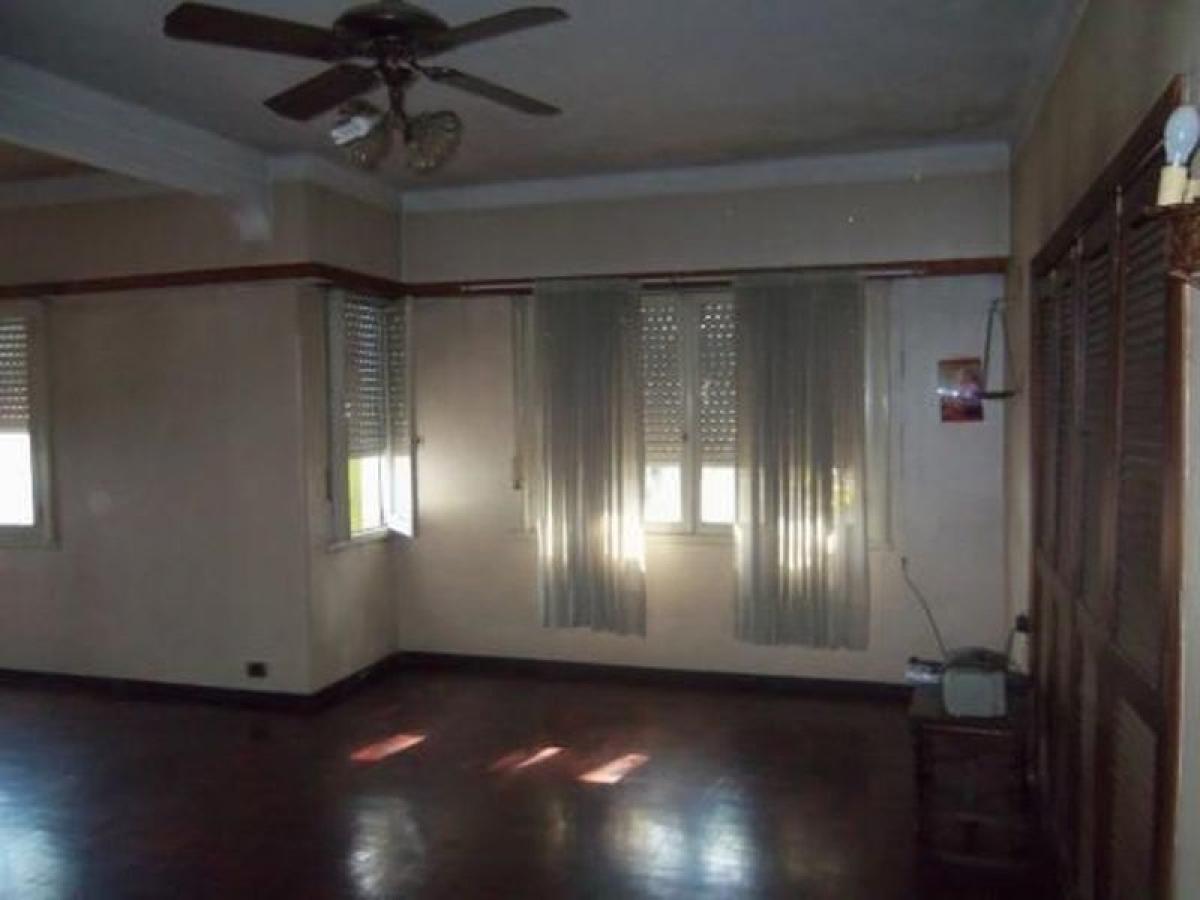 5 bedrooms Apartment in General San Martin, Argentina No. 8818