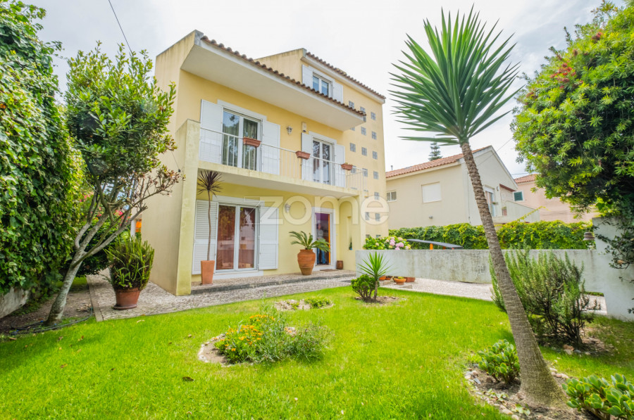 Villa T6 em Almada, Portugal N.º 140232