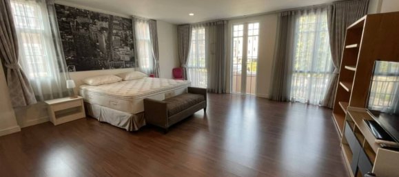 4 Schlafzimmer Bungalow in Bangkok, Thailand, Nr. 3560 12