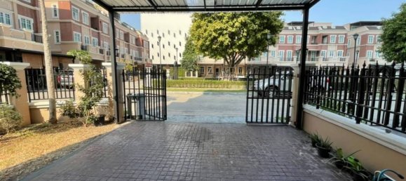 4 Schlafzimmer Bungalow in Bangkok, Thailand, Nr. 3560 14