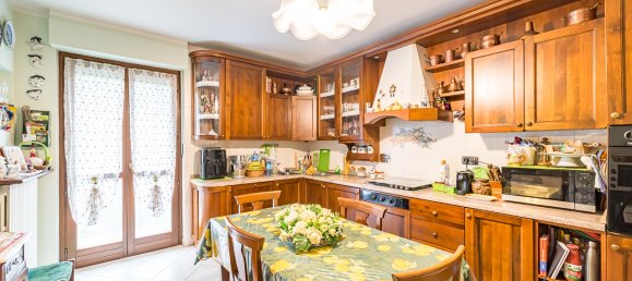 6 rooms House in Bra, Italy No. 125392 16