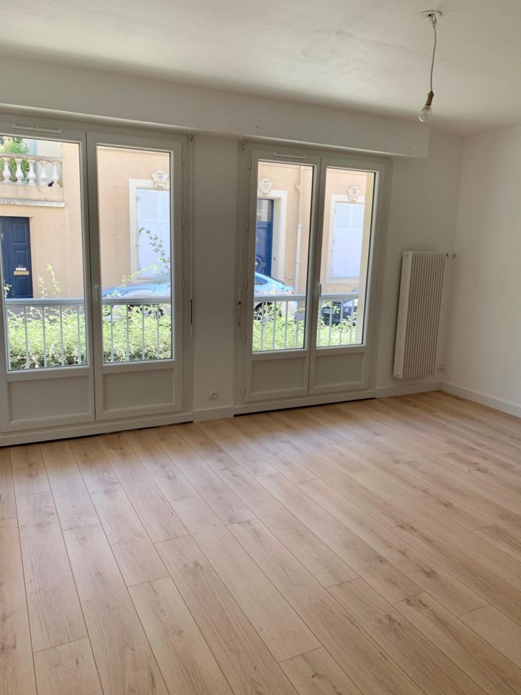 Apartamento de 2 dormitorios en Le Mans, France No. 336208