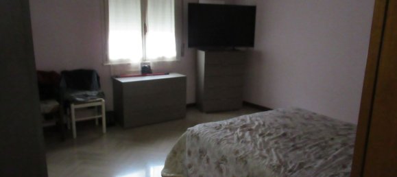 Дом с 10 комнатами в Сассуоло, Италия № 156246 4