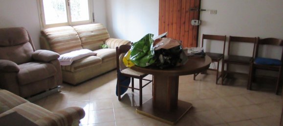 Дом с 10 комнатами в Сассуоло, Италия № 156246 8