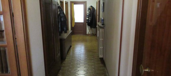 Дом с 10 комнатами в Сассуоло, Италия № 156246 2