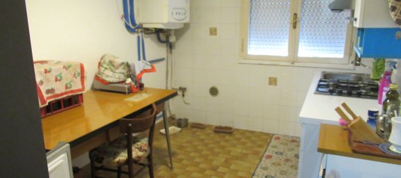 Дом с 10 комнатами в Сассуоло, Италия № 156246 7