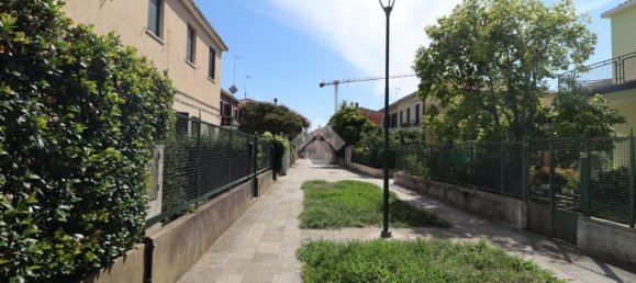 Casa de 4 divisões em Venice, Italy N.º 284053 42