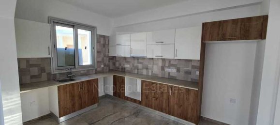 5 bedrooms Commercial property in Paphos, Cyprus No. 19718 3