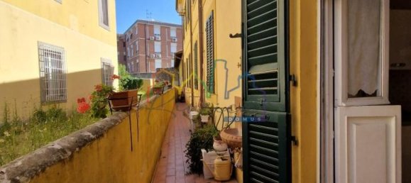 5 rooms Apartment in Pisa, Italy No. 36139 12