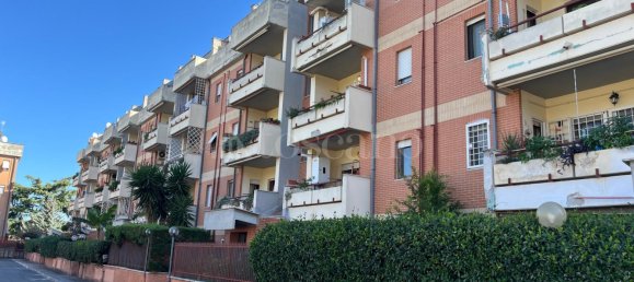 4-salle Appartement à Mentana, Italy No. 47718 2