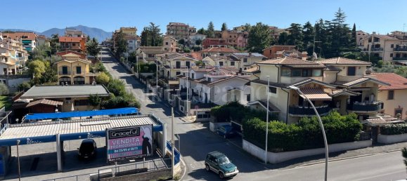 4-salle Appartement à Mentana, Italy No. 47718 5