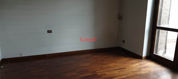 Escritório de 6 divisões em Busto Arsizio, Italy N.º 146753 4