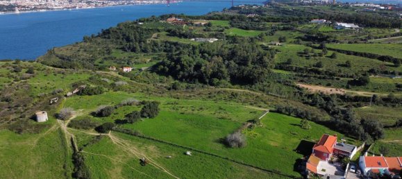 5 bedrooms Villa in Almada, Portugal No. 115982 3