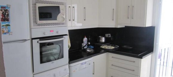 Apartamento de 3 dormitorios en Estepona, Spain No. 133593 2