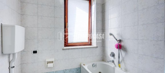 5 rooms Villa in Gallarate, Italy No. 151139 16