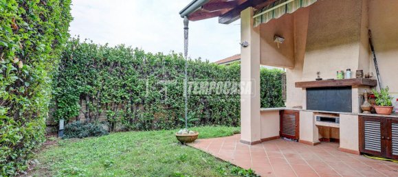 5 rooms Villa in Gallarate, Italy No. 151139 3