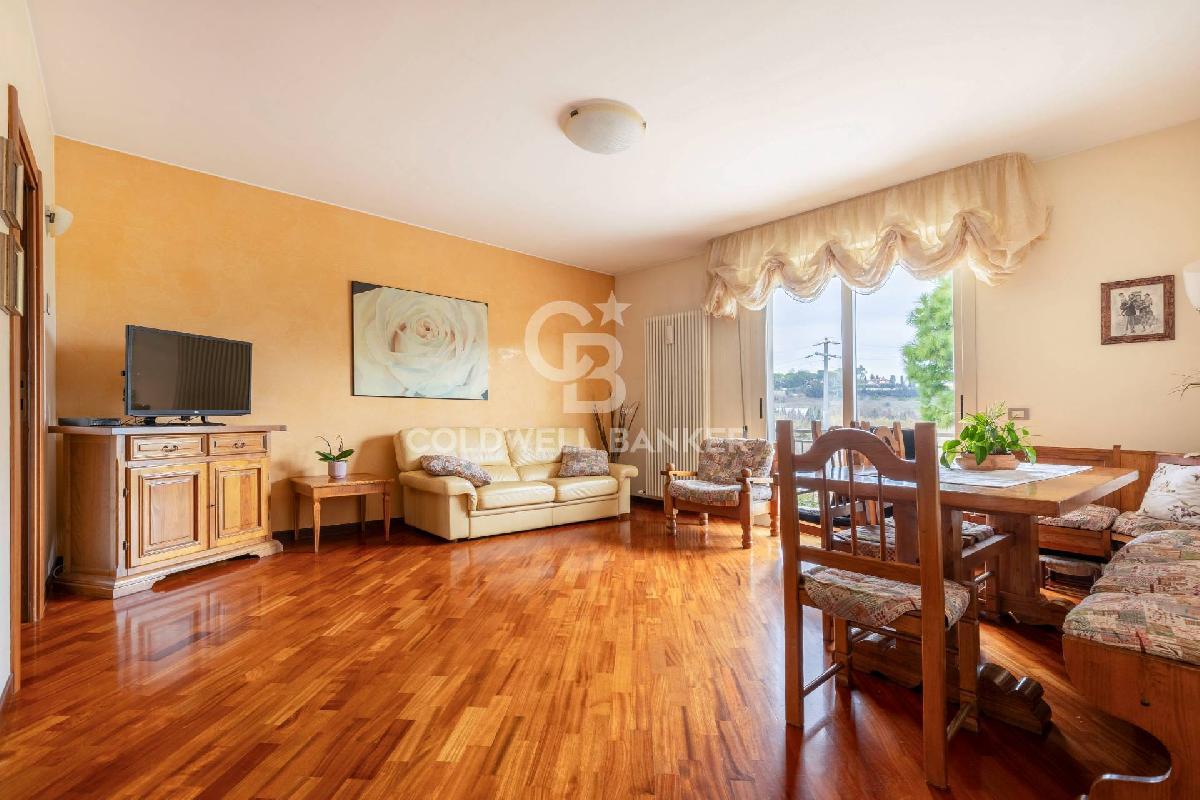 4 bedrooms House in Mosciano Sant'Angelo, Italy No. 218057