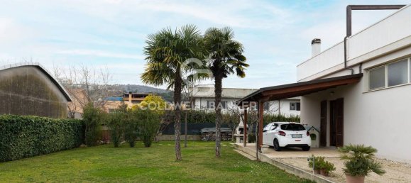 4 bedrooms House in Mosciano Sant'Angelo, Italy No. 218057 17