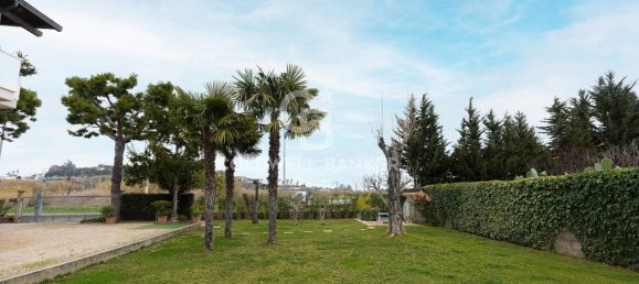 4 bedrooms House in Mosciano Sant'Angelo, Italy No. 218057 27