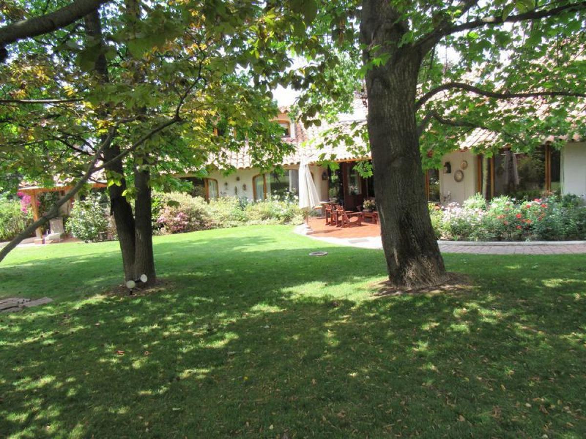 5 bedrooms House in Santiago, Chile No. 2497