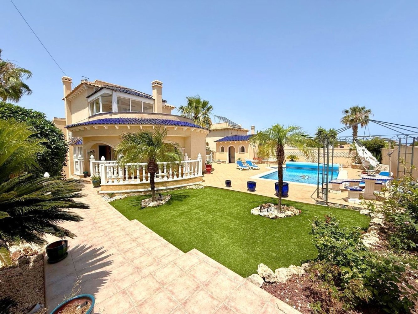 Villa de 3 dormitorios en Alicante, Spain No. 151932