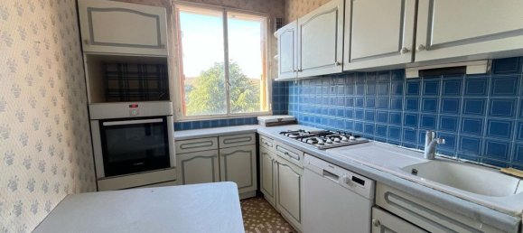 2 bedrooms Apartment in Clamart, France No. 180282 4